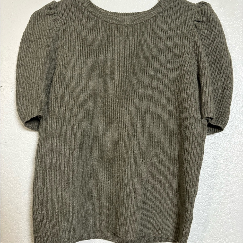 Express Olive Ribbed Knit Short Sleeve Sweater. Very Soft, Puff Sleeve. Stretchy